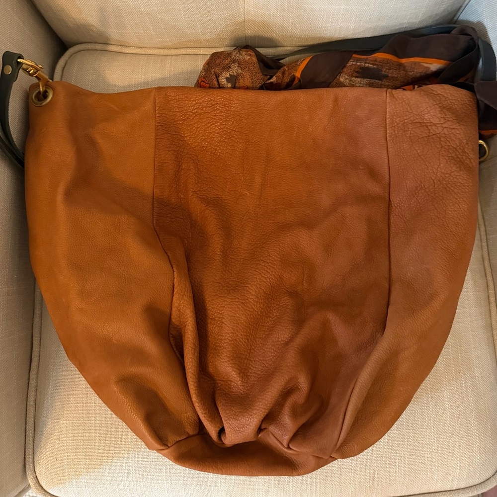 Chic Rust Leather Shoulder Bag - image 4